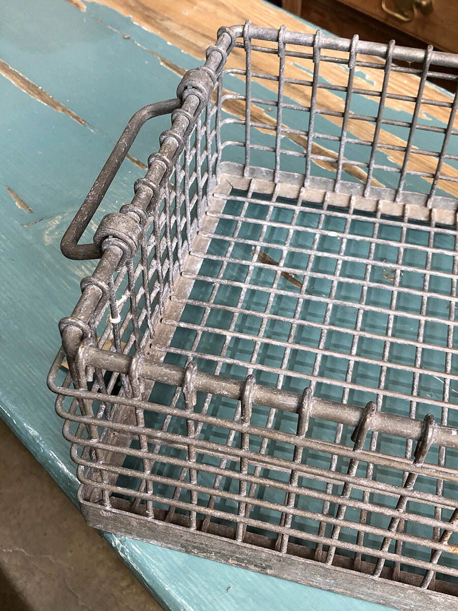 French Vintage Basket - detail 4