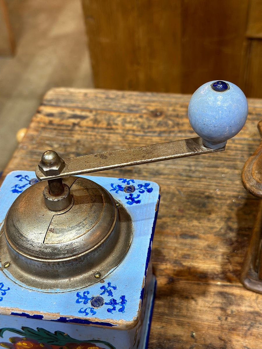 French Vintage Coffee Grinder - detail 4