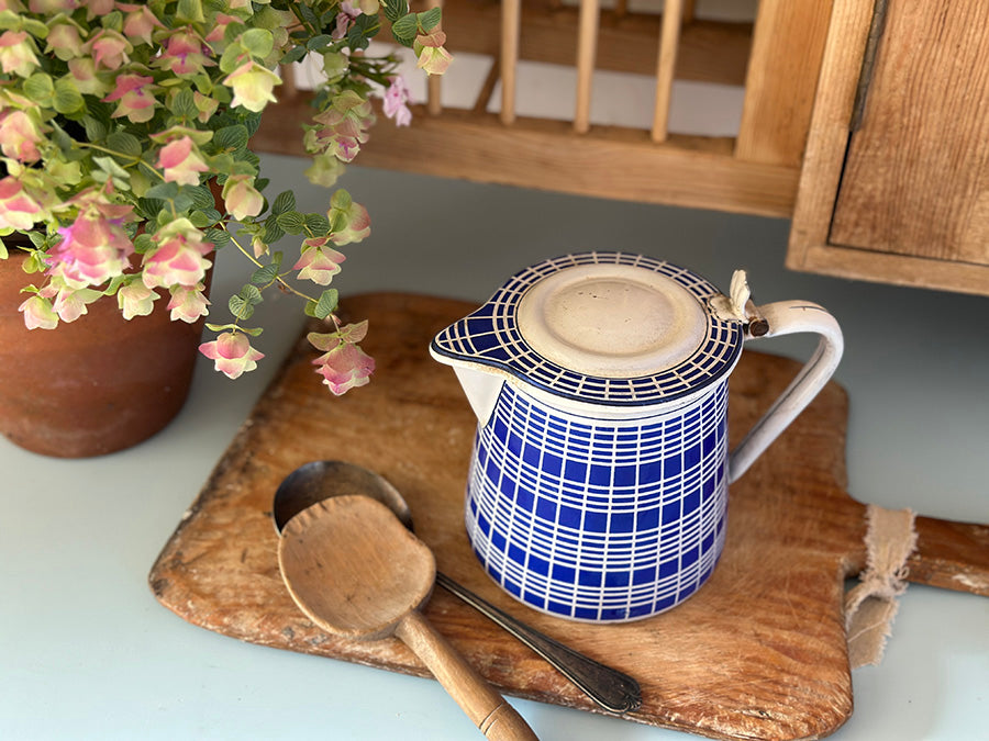 French Vintage Enamel Water Jug - detail 5