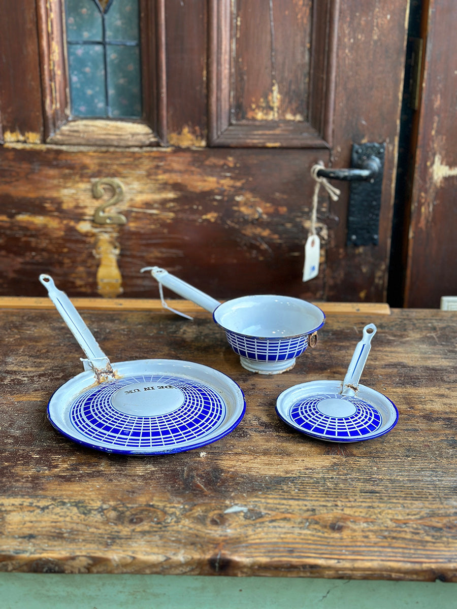 French Vintage Enamel Strainer - detail 6