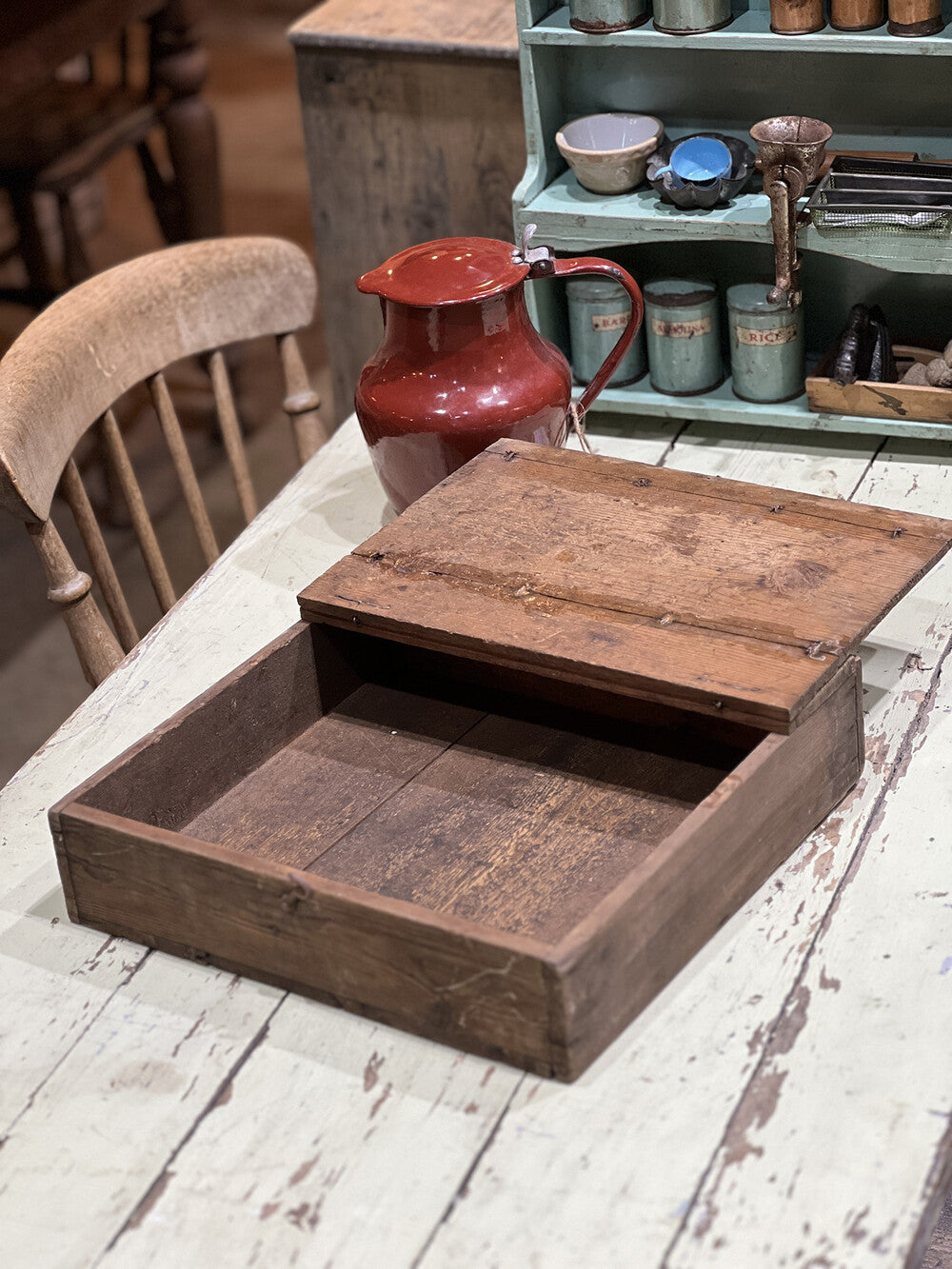 French Vintage Wooden Box - detail 4