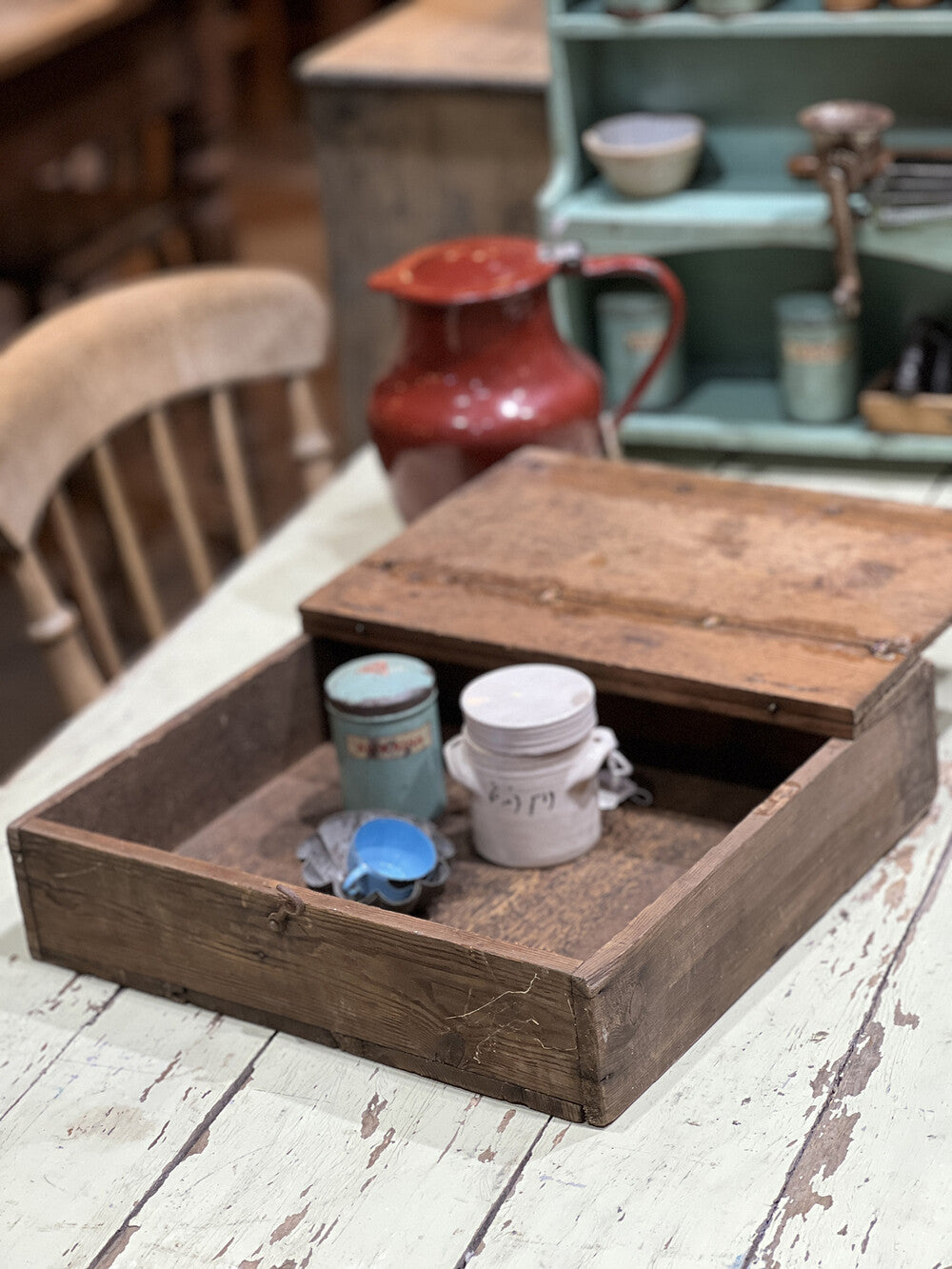 French Vintage Wooden Box - detail 5