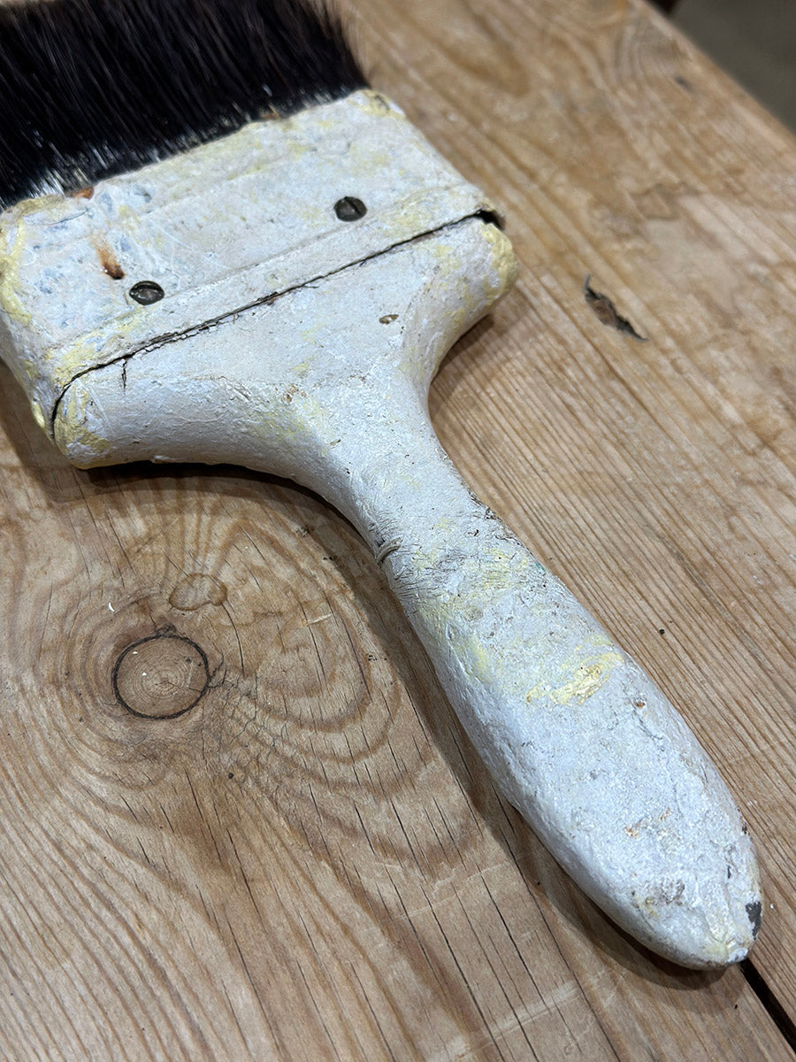 English Vintage White Painting Brush - detail 1