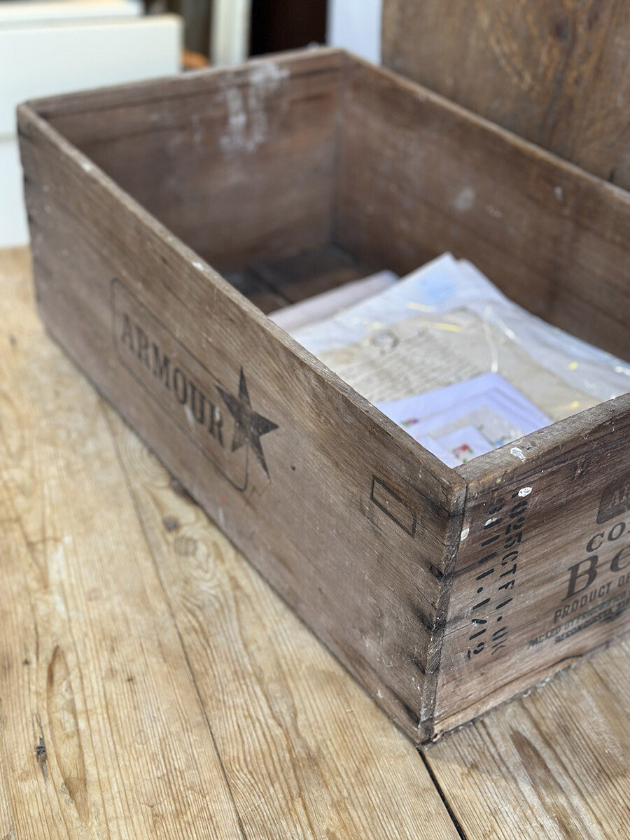 English Vintage Wooden Box - detail 7