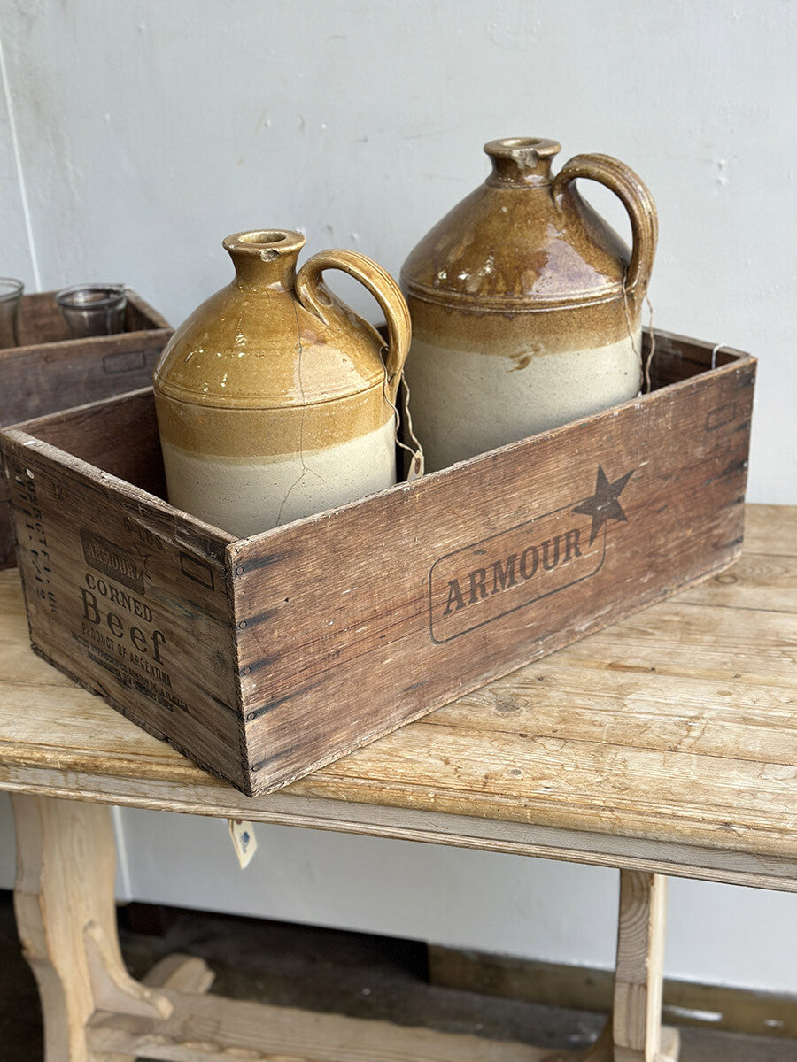 English Vintage Wooden Box - detail 1