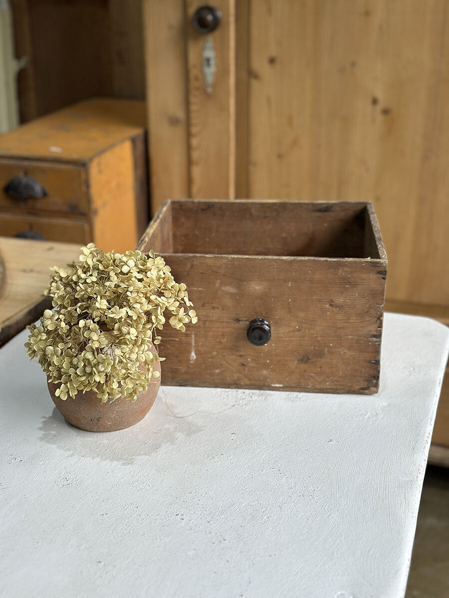 English Antique Decorative Object - detail 3