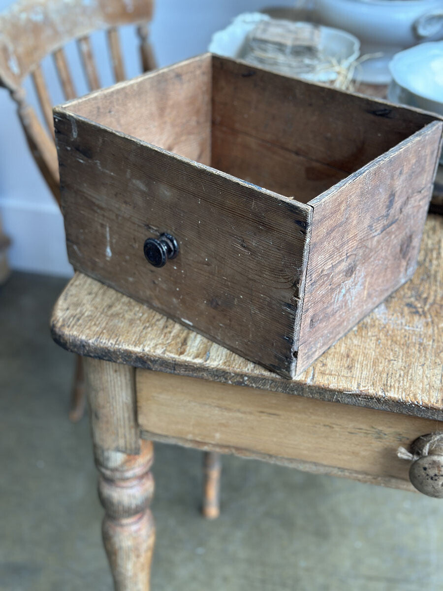 English Antique Decorative Object - detail 7