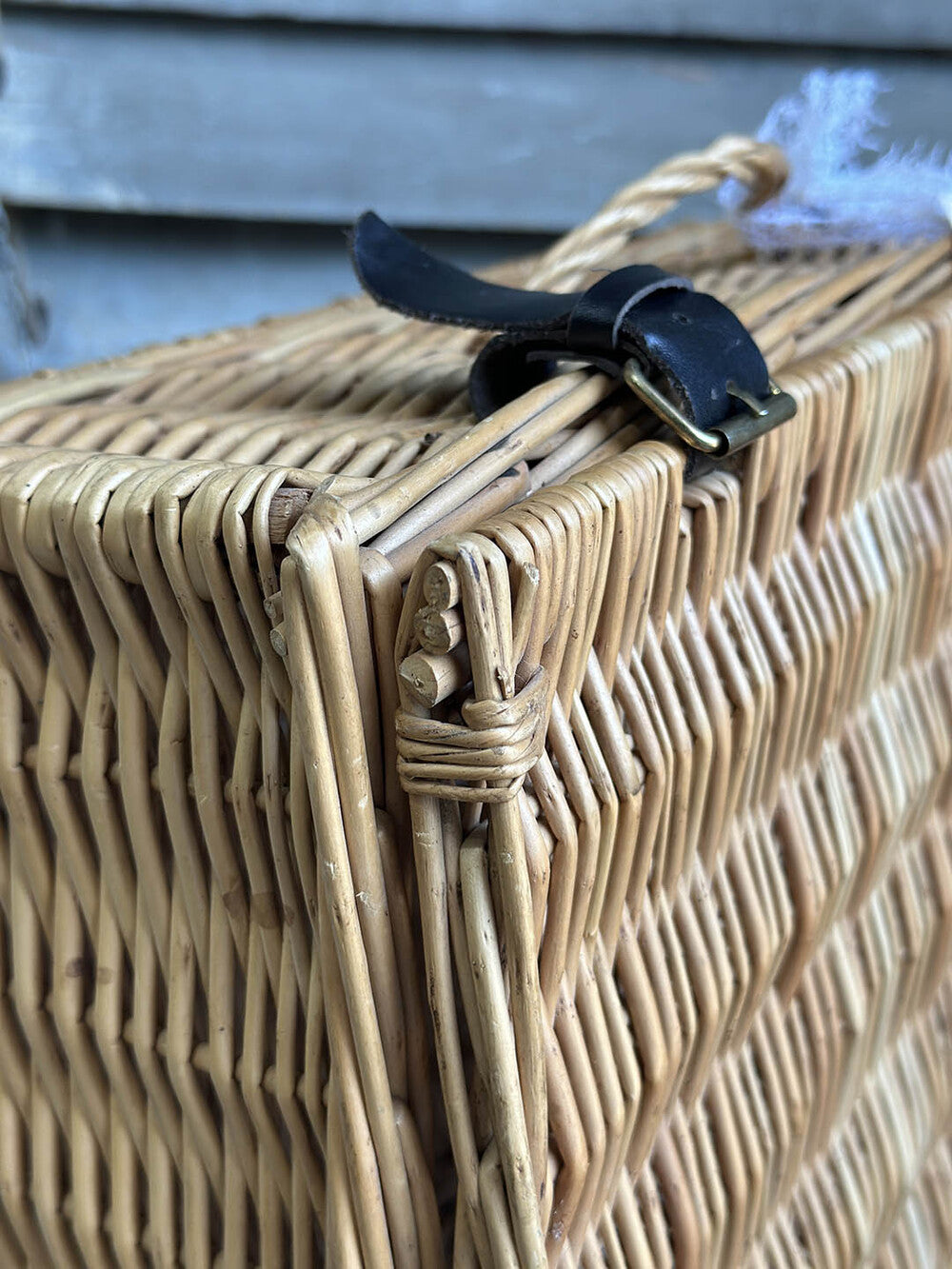 English Vintage Basket - detail 3