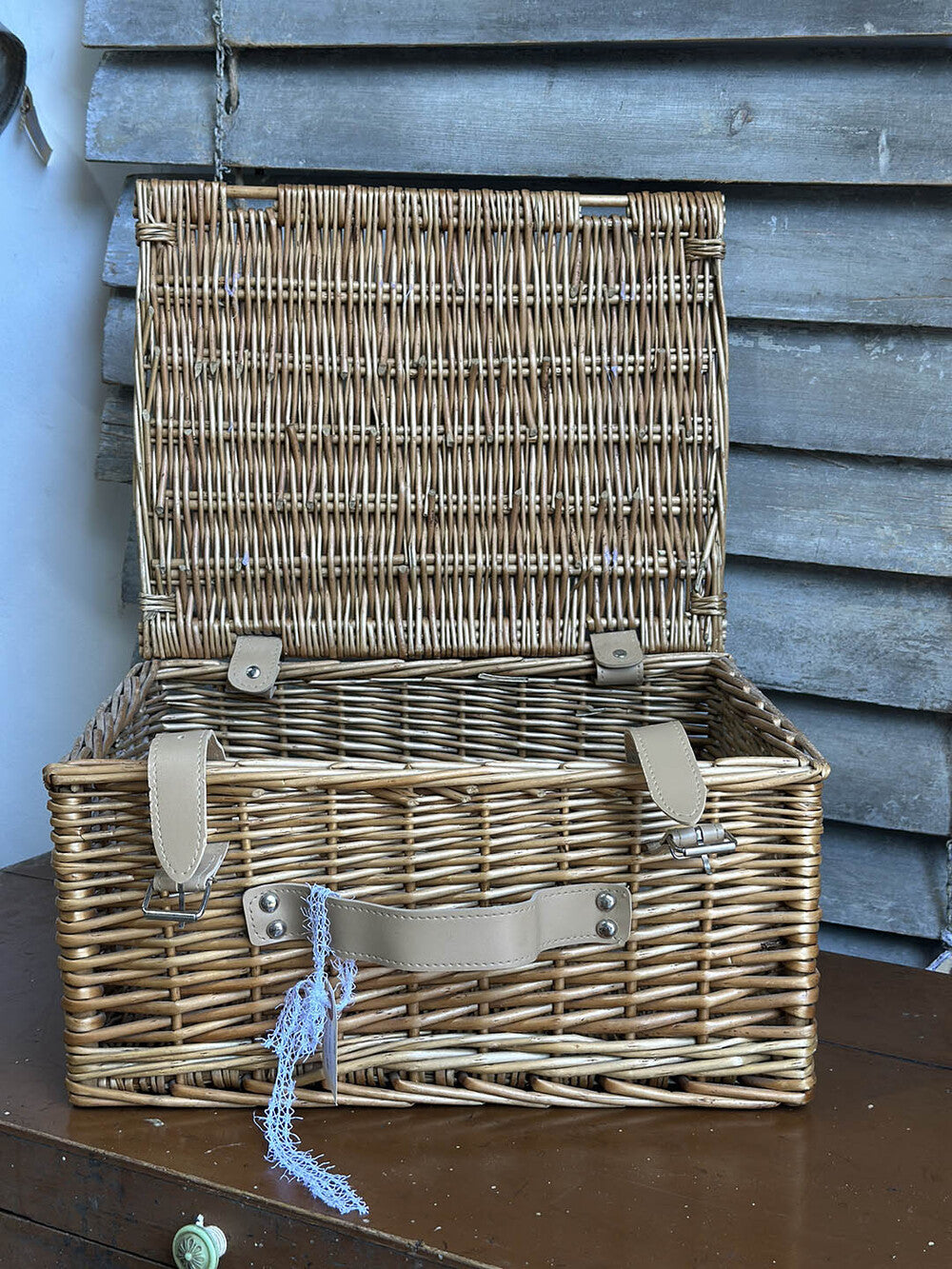 English Vintage Basket - detail 5