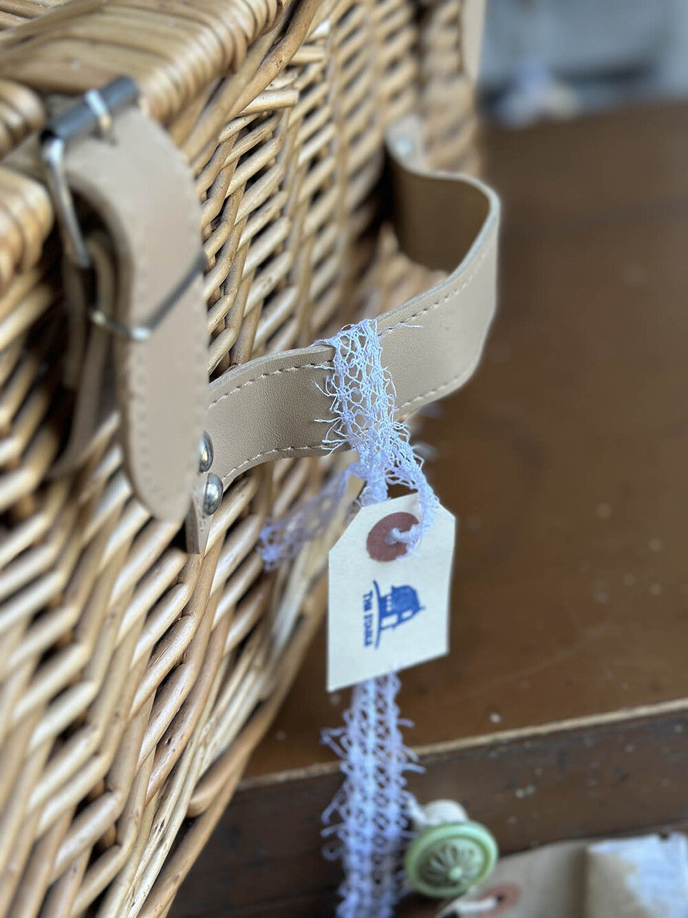 English Vintage Basket - detail 7
