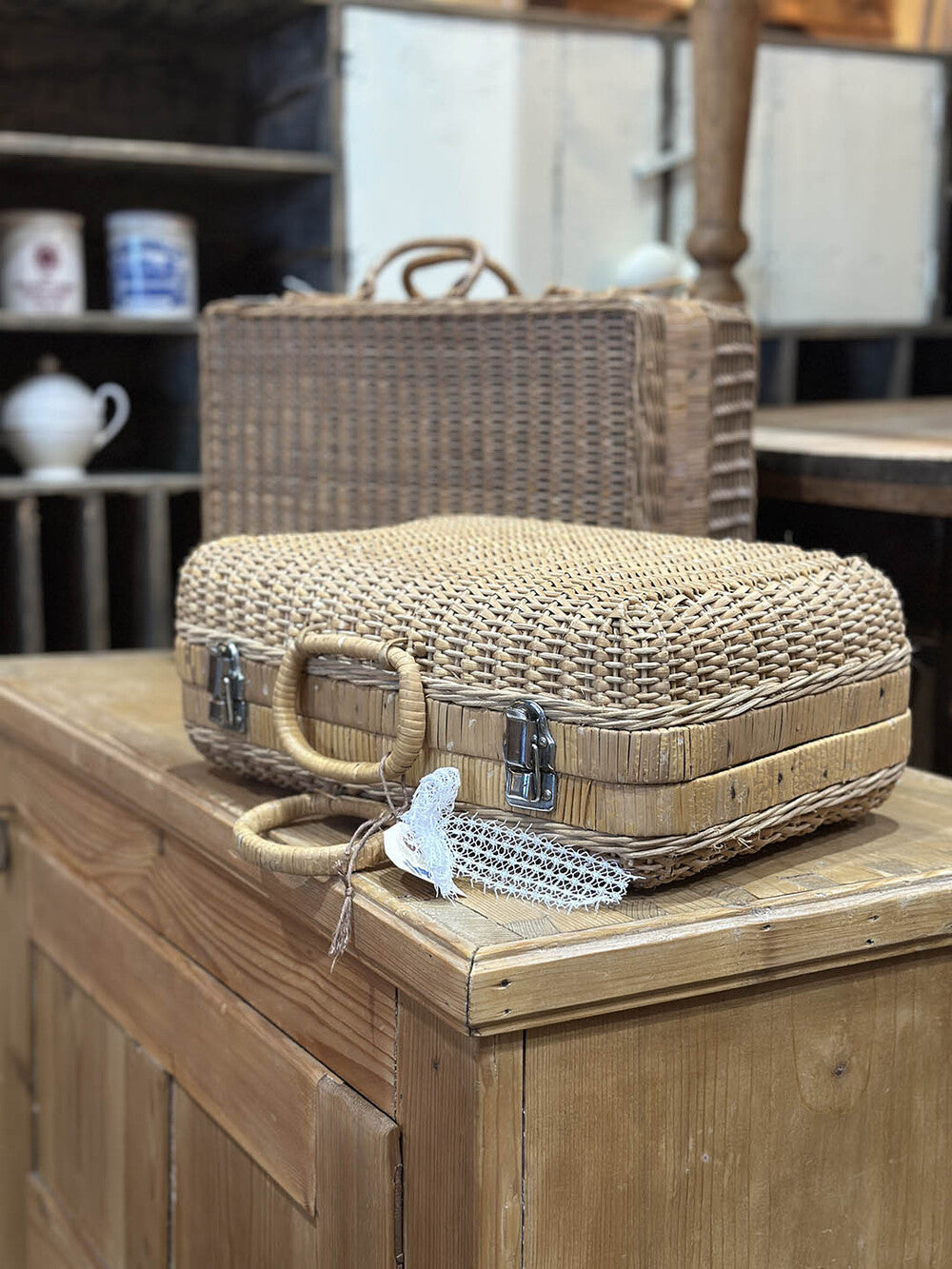 English Vintage Basket - detail 5