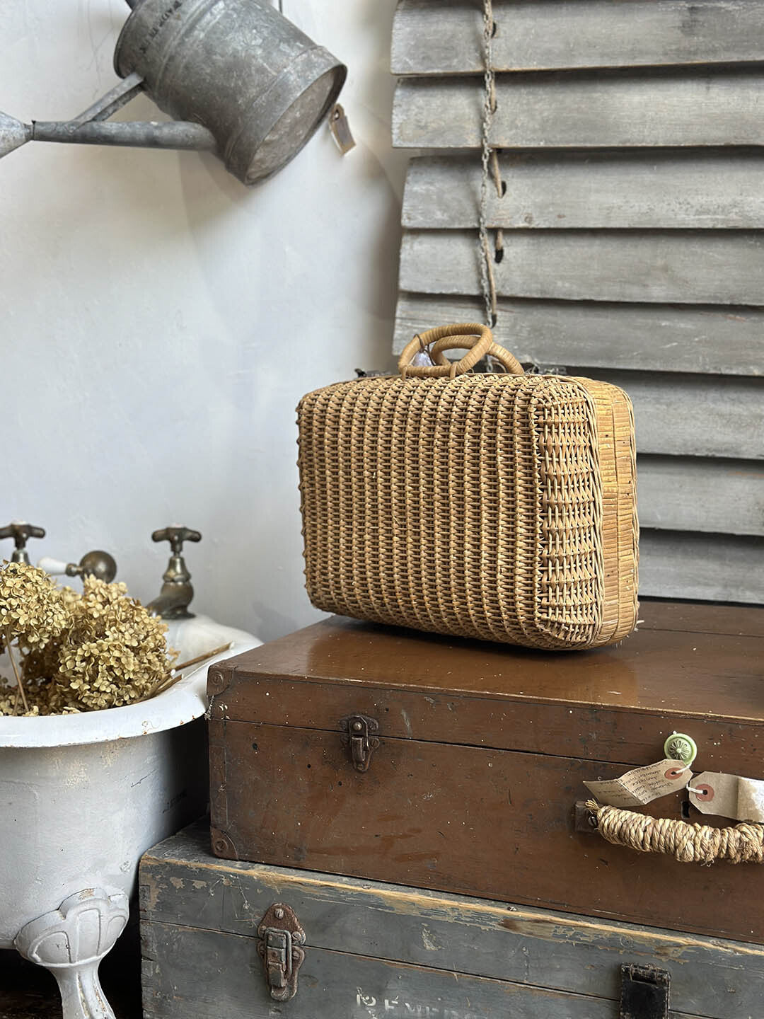 English Vintage Basket - detail 1