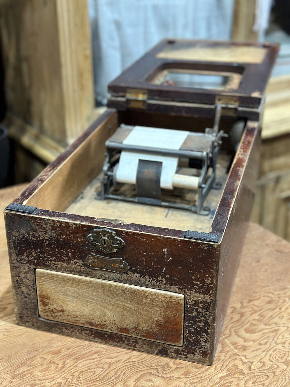 English Antique Wooden Decorative Object - detail 4