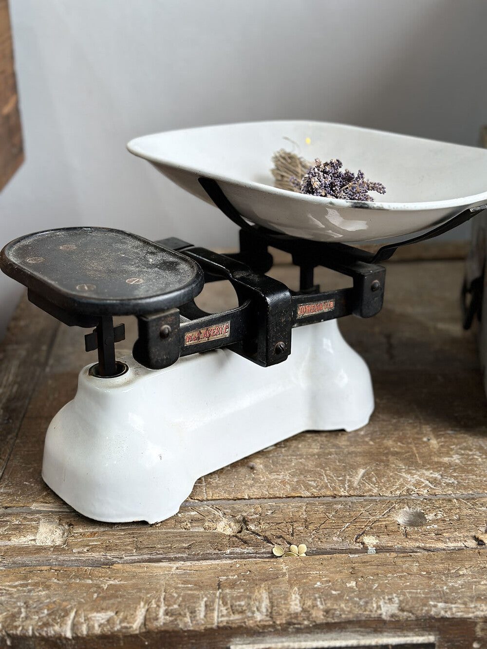 English Vintage Tray - detail 3