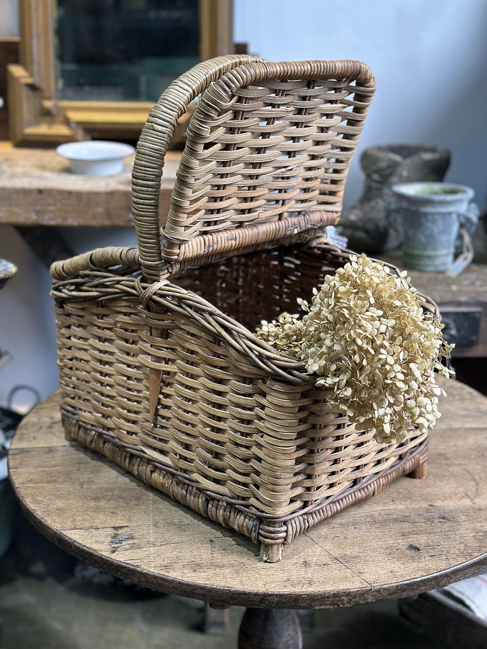 English Vintage Basket - detail 3
