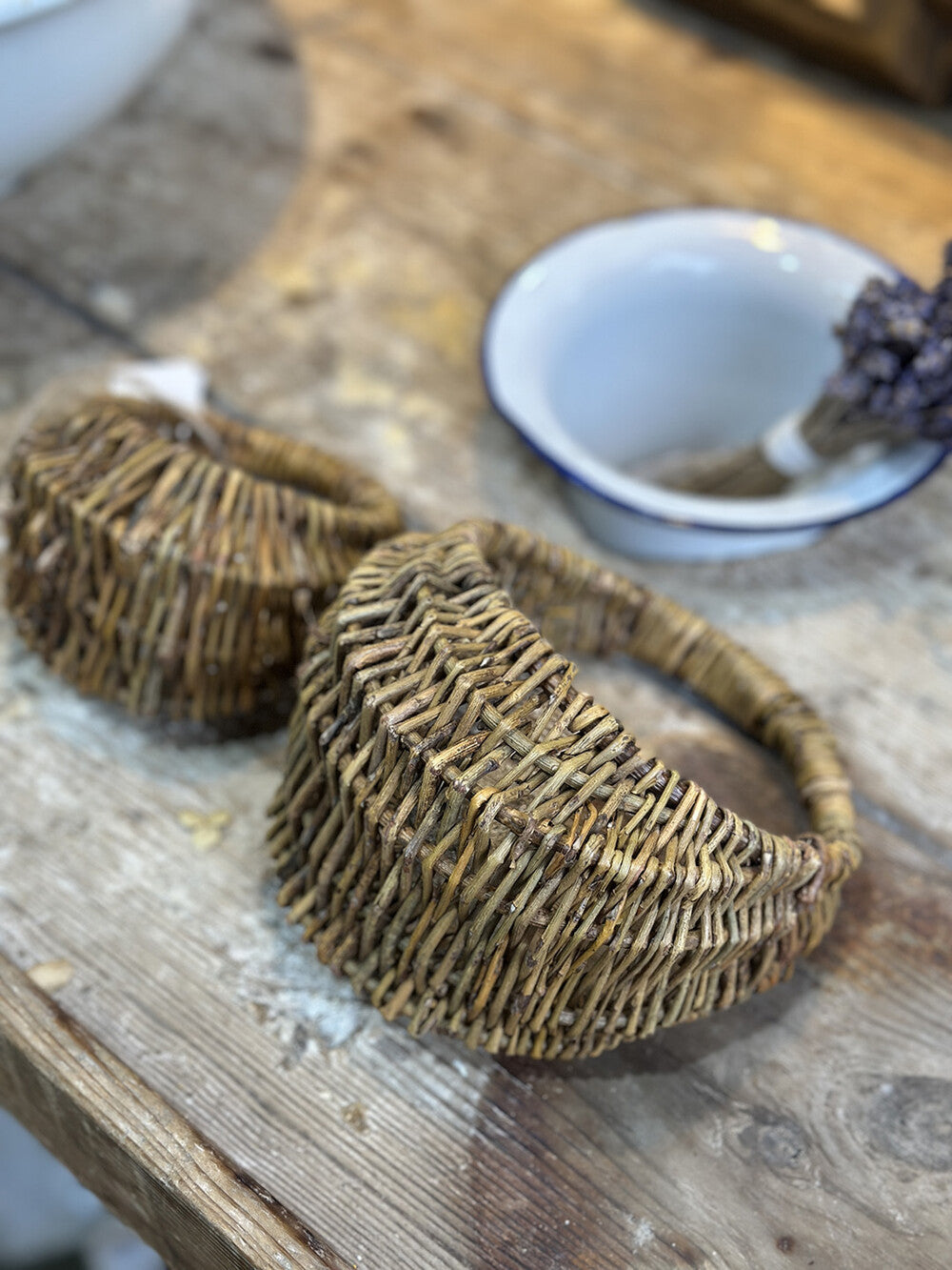Small English Vintage Wicker Basket - detail 5