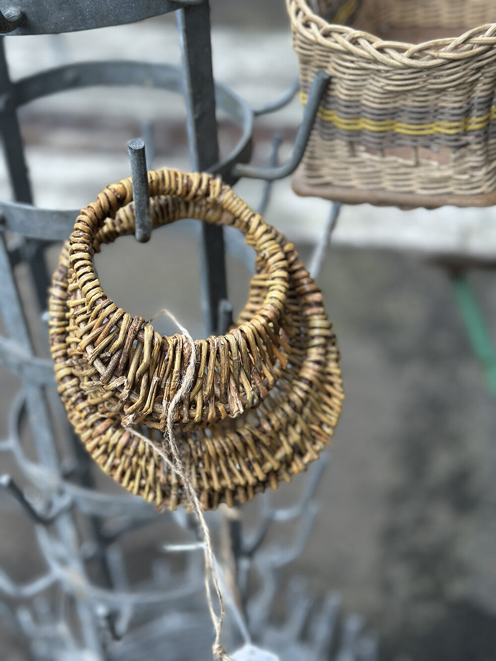 Small English Vintage Wicker Basket - detail 6