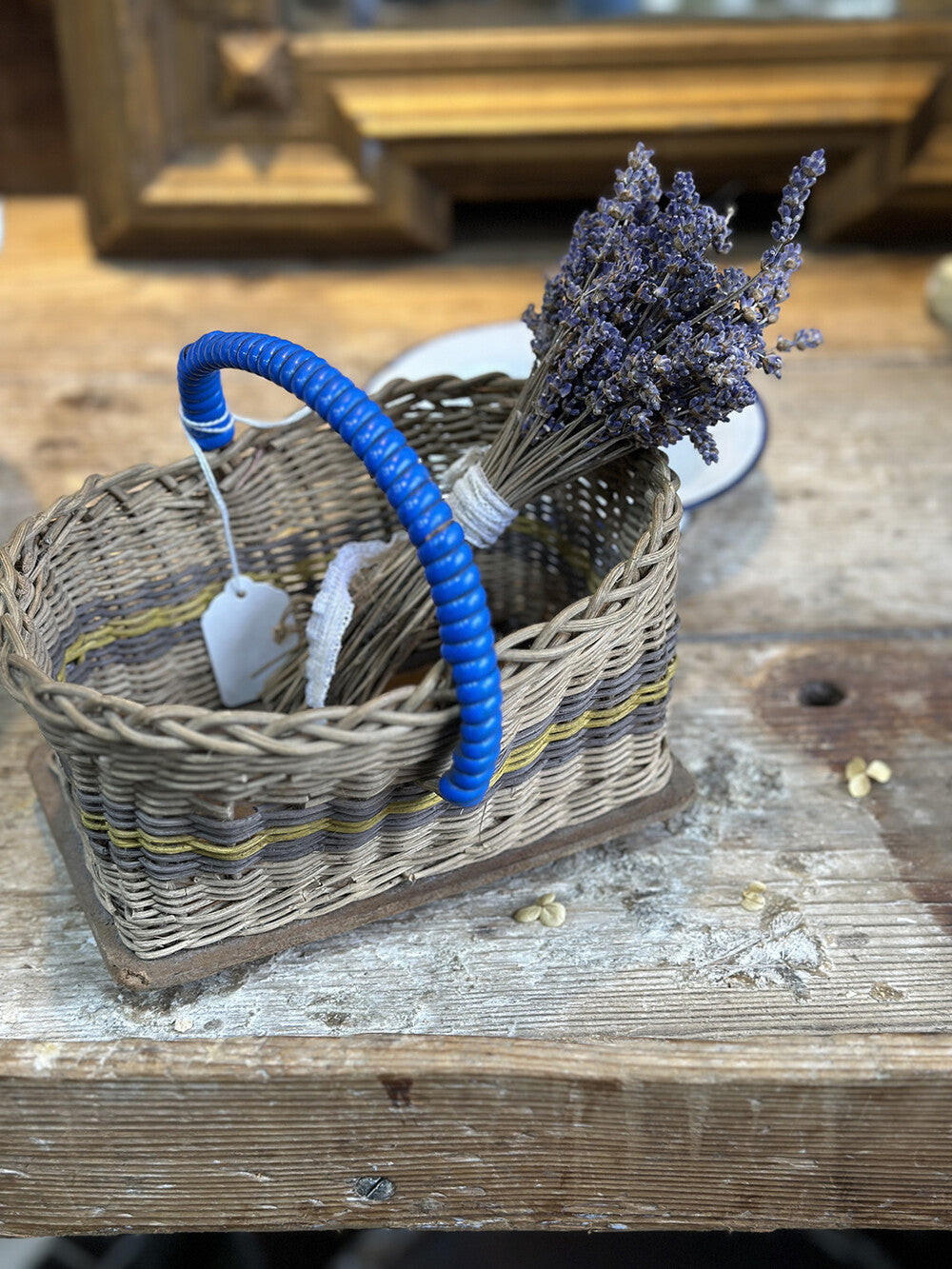 Small English Vintage Wicker Basket - detail 2