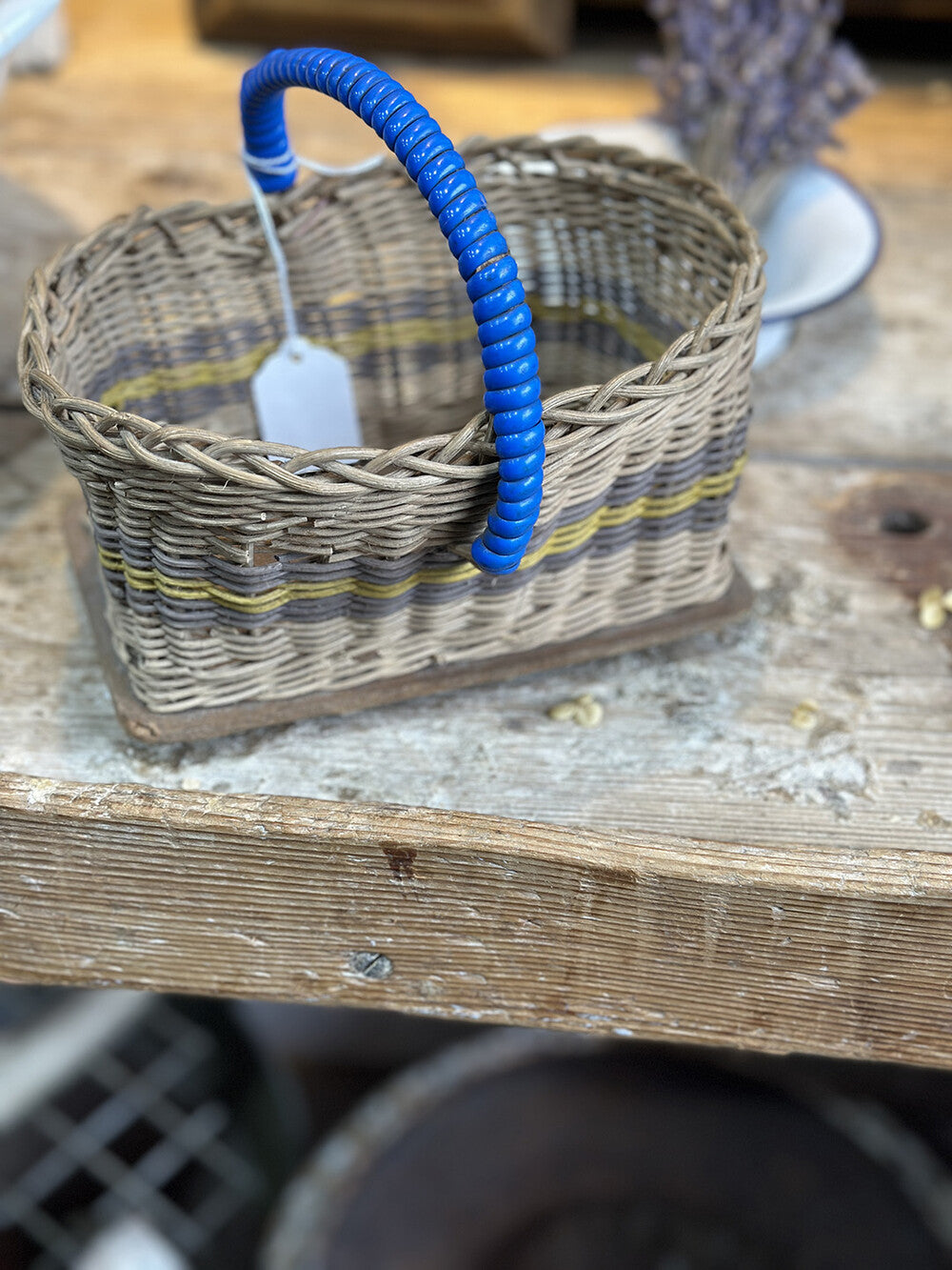 Small English Vintage Wicker Basket - detail 3