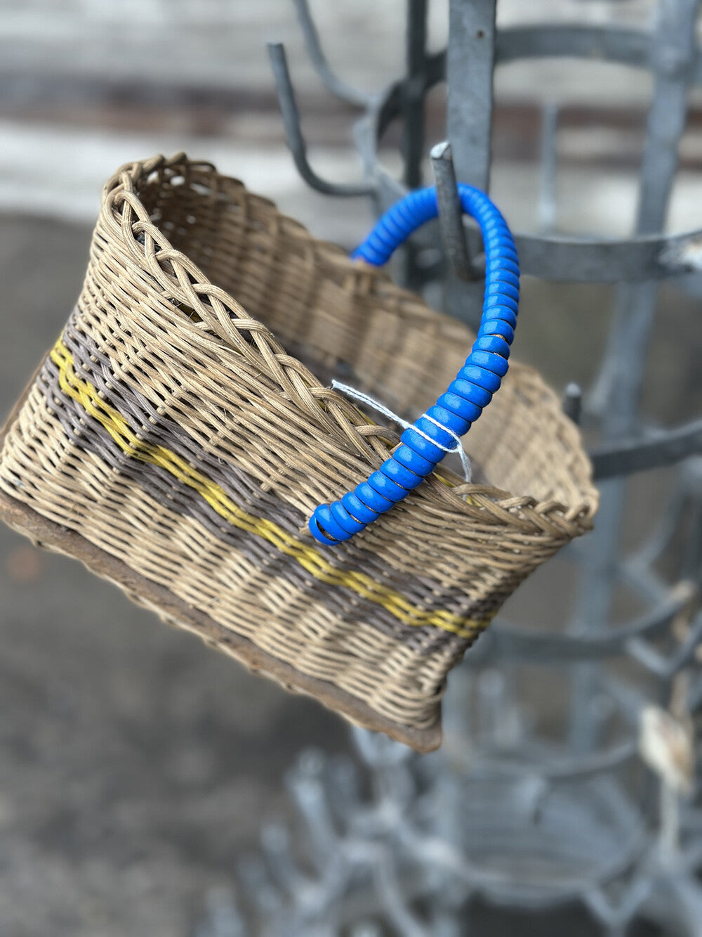 Small English Vintage Wicker Basket - detail 6