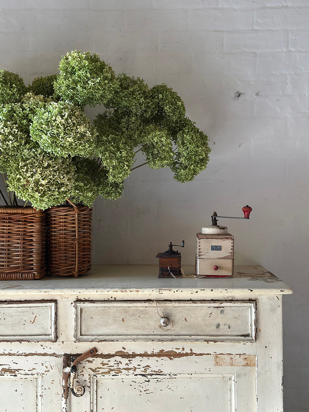 English Vintage Shabby Chic Coffee Grinder - detail 4