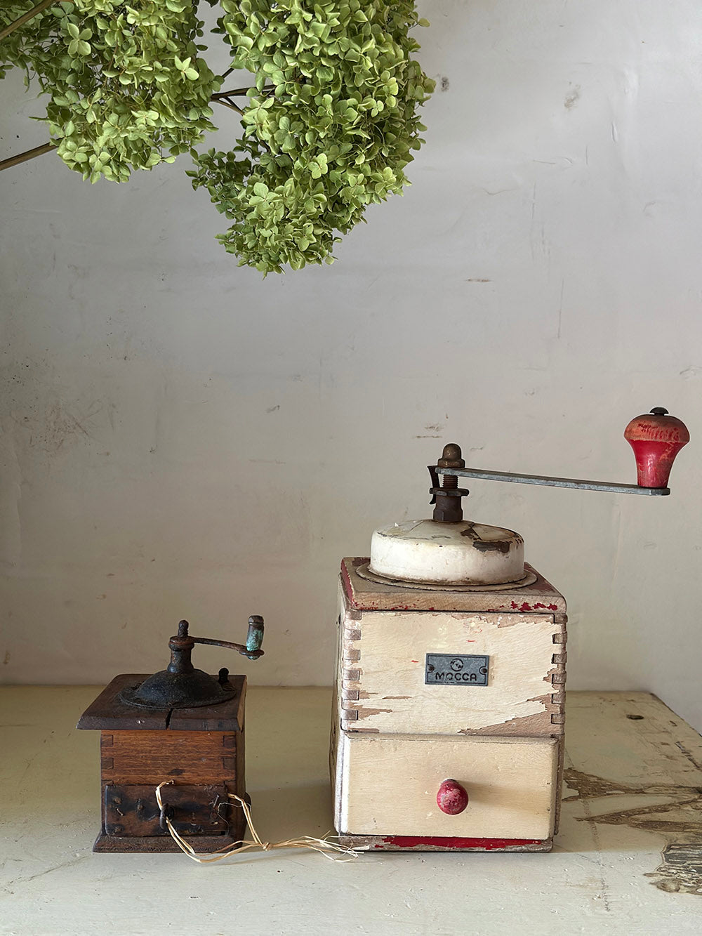 English Vintage Mini Coffee Grinder - detail 4