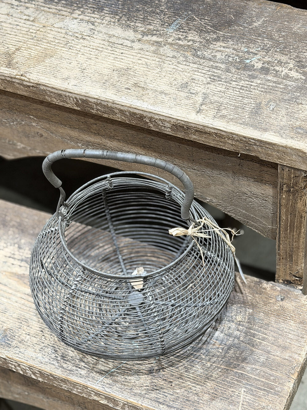 English Vintage Basket - detail 3