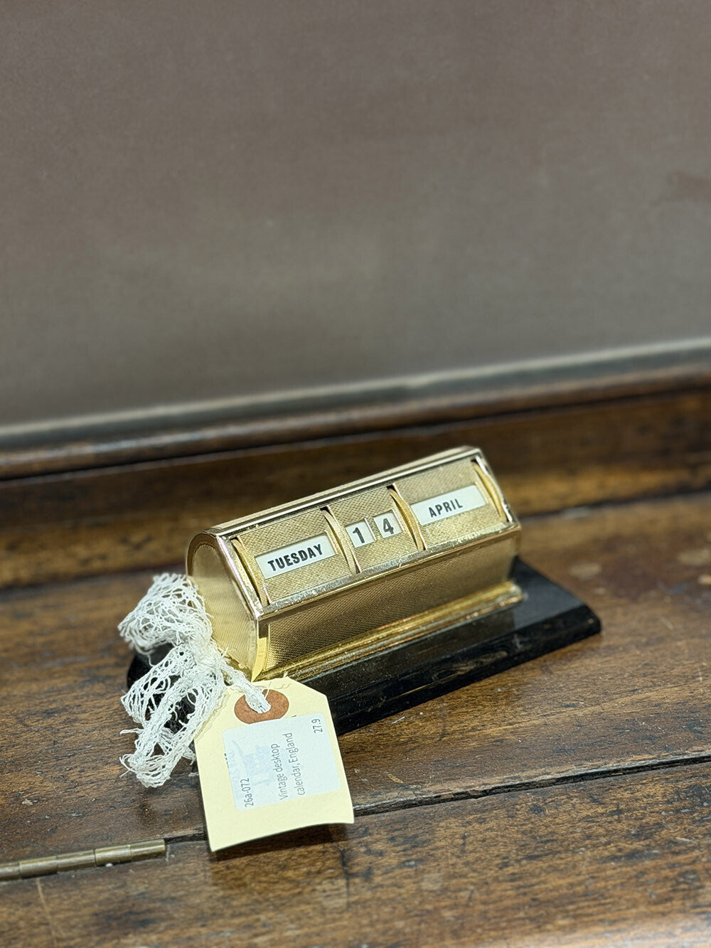 Small English Vintage Decorative Object - detail 2